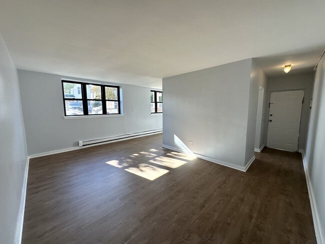 Foto del edificio - 25 Henry Ave