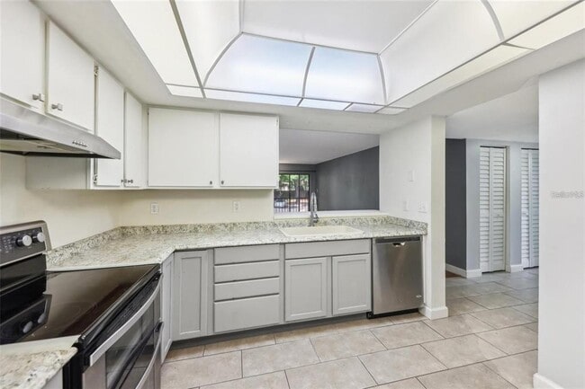 Building Photo - 610 Cranes Way