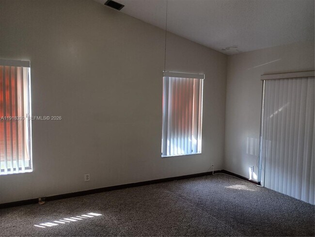 Foto del edificio - 1125 NW 78th Ave