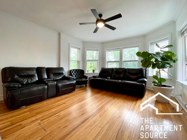 Foto del edificio - 3540 N Lowell Ave