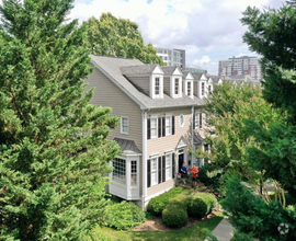 Building Photo - 717 McClure Dr