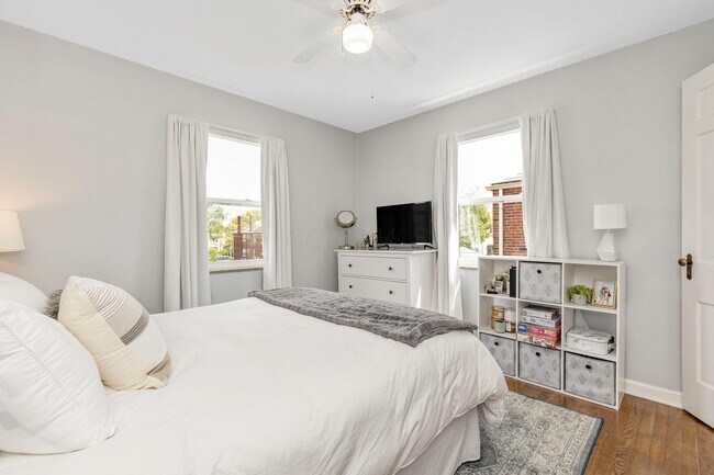 Foto del edificio - 1440 Elmwood Ave