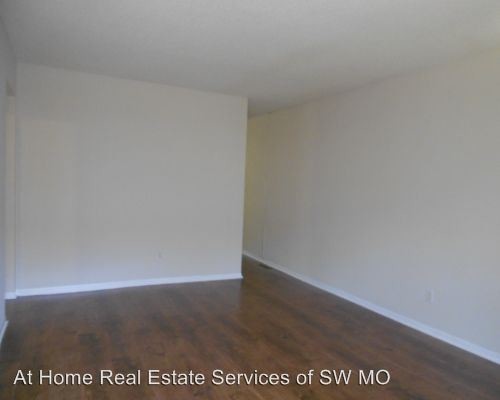Foto del edificio - 3356-3360 E Southern Hills Blvd