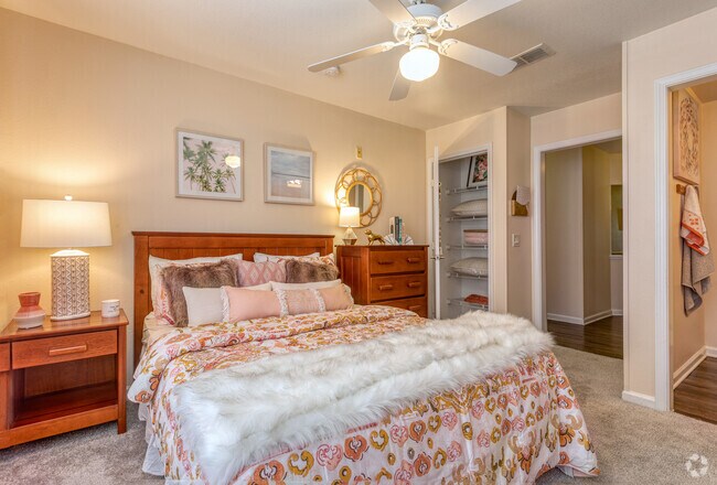 Campus Lodge Tampa Per Bed Leases Apartments Lutz Fl Apartments Com