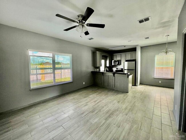 Building Photo - 14 Nassau St