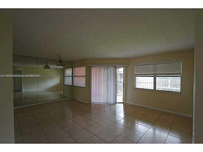 Foto del edificio - 2508 SE 20th Pl
