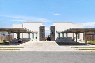 Building Photo - 3421 Sahara Dr