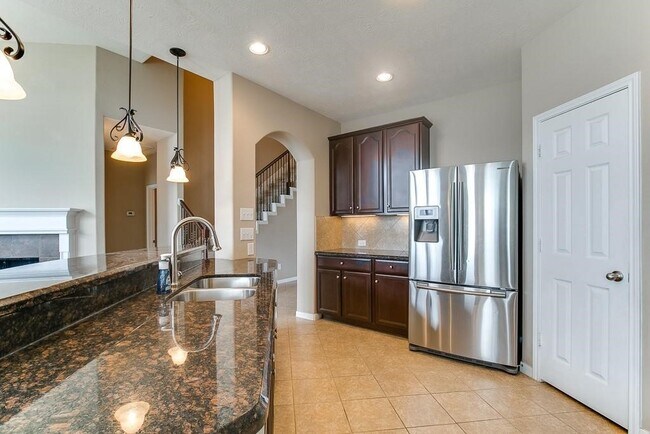 Building Photo - 5803 Cedar Field Way