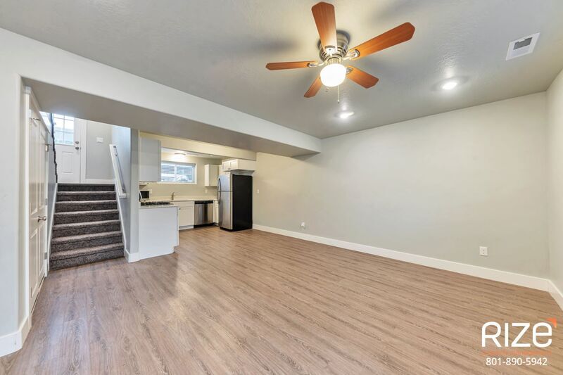 Primary Photo - 1325 Lincoln Ave
