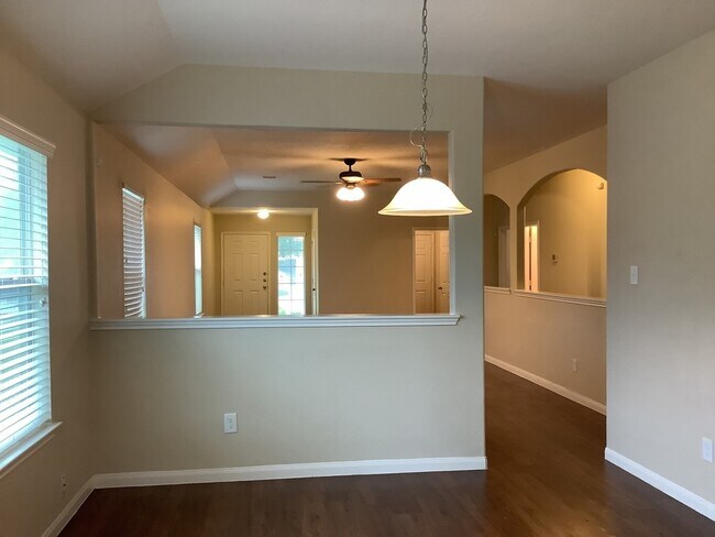 Foto del edificio - 6019 Brenwood Trails Ln