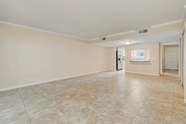 Building Photo - 6616 La Mirada Dr E