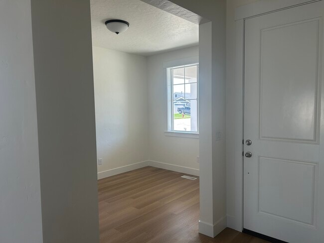 Building Photo - 2287 N June Grass Ave