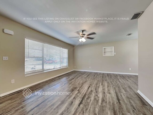 Building Photo - 507 Greenbay Ave