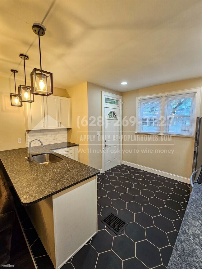 Building Photo - 3 br, 1 bath House - 1352 Oakwood Avenue -