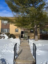 Building Photo - 401 US-22