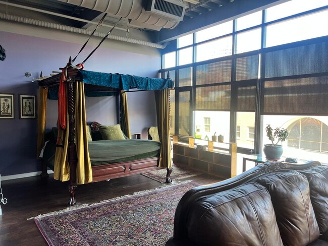 Foto del edificio - 100 Gold Ave SW