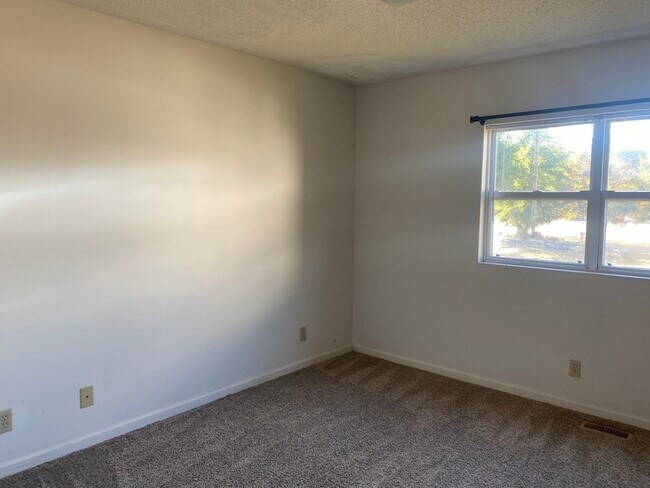 Foto del edificio - 230 Parkway Ave NW