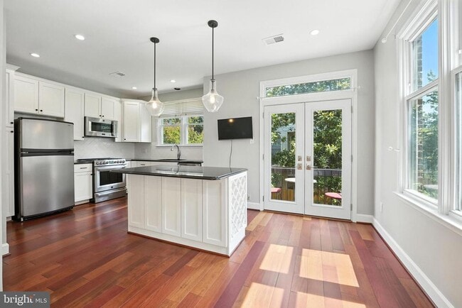 Building Photo - 3911 Courtland Cir