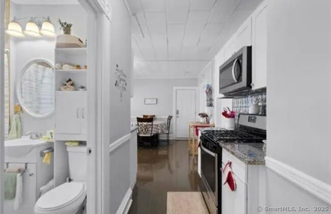 Foto del edificio - 70 Chadwick Ave