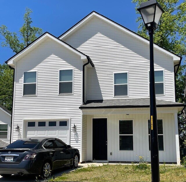Foto del edificio - ???? Charming 3BR/2BA in the Heart of Travelers Rest – Minutes to Downtown, Swamp Rabbit Trail & ...