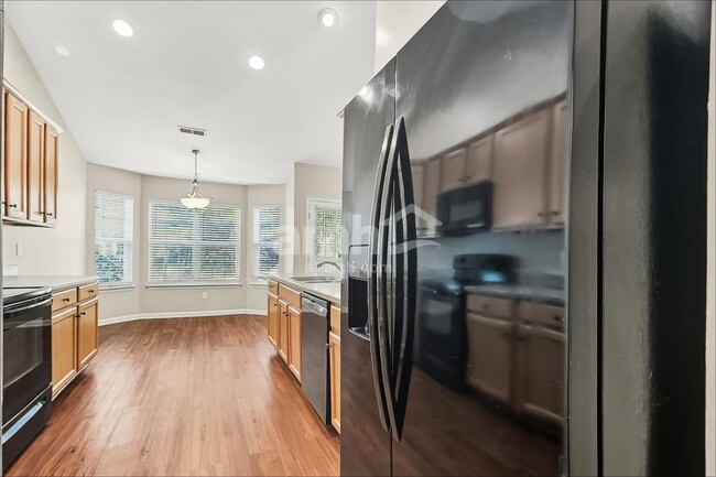 Foto del edificio - 9029 Robins Nest Way