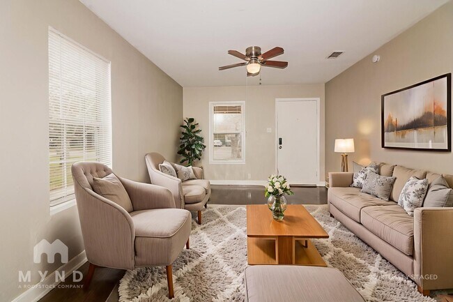 Foto del edificio - 4925 Merrimac St