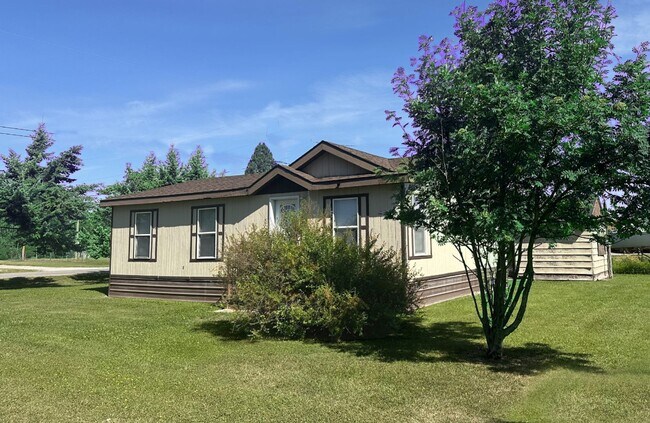 Foto del edificio - Charming 3 Bedroom Home in Quiet, Tree Lined Neighborhood