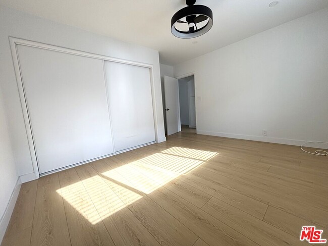 Foto del edificio - 132 Normandie Ave