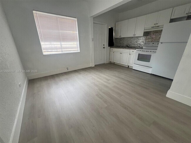 Foto del edificio - 1326 SW 6th St