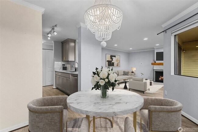 Building Photo - Available Now! Top-Floor Corner Unit w/ Sp...