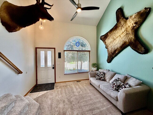 Foto del edificio - Spacious 3-Bed Home with 3-Car Garage in Fountain, Colorado