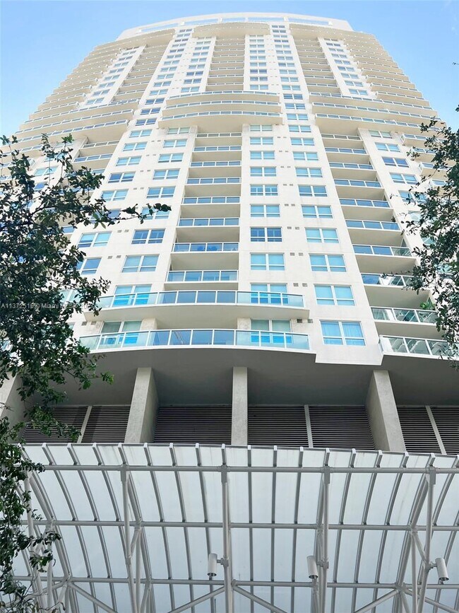 Building Photo - 350 SE 2nd St