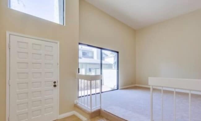 Building Photo - 3230 Caminito Eastbluff