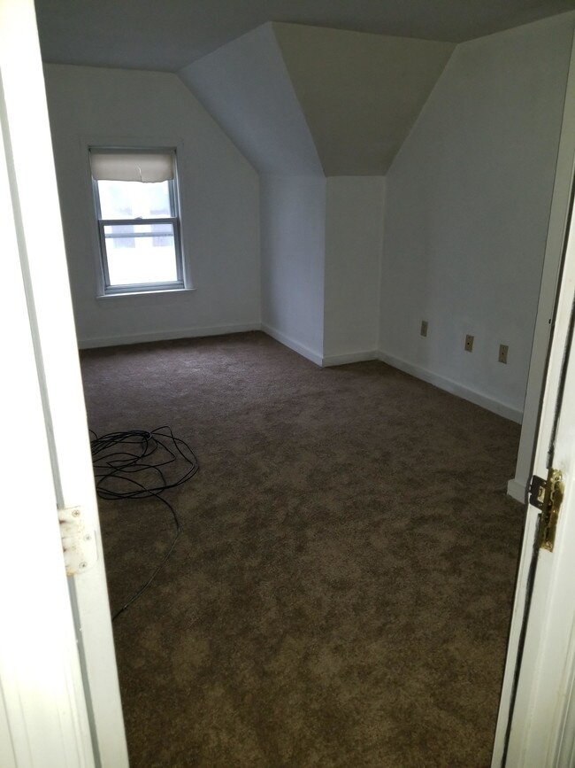 Building Photo - 6 Wachusett St