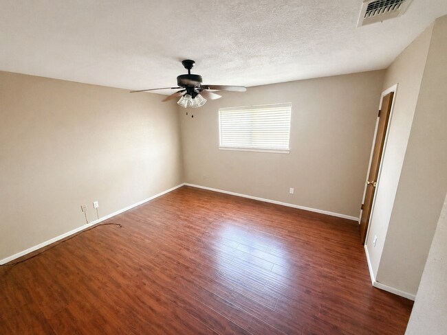 Foto del edificio - 3402 Justice Ave