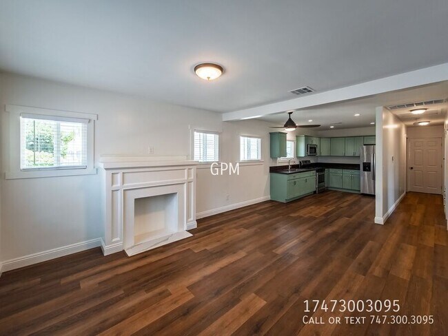Building Photo - 338 S Benton Way