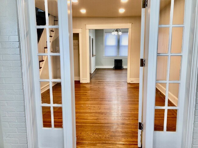 Building Photo - Darling 3bd/1bth Wynnefield Home w/ Garage