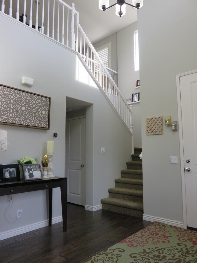 Foto del edificio - 3245 Larkspur St