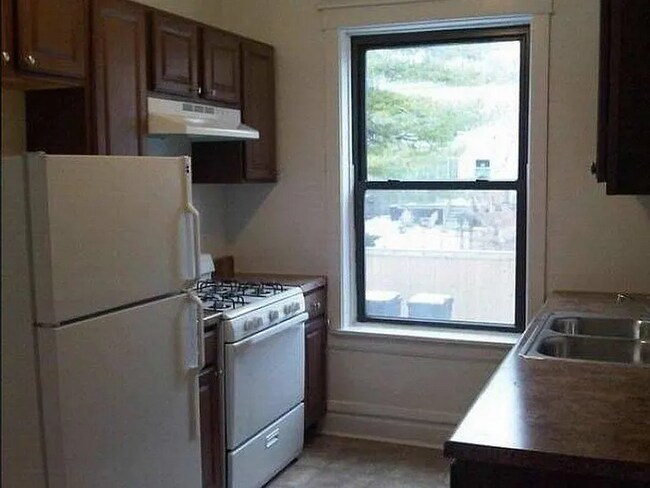 Foto del edificio - 2536 N Kedzie Blvd