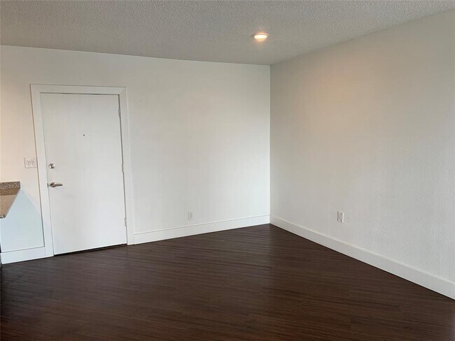 Building Photo - 3701 Turtle Creek Blvd