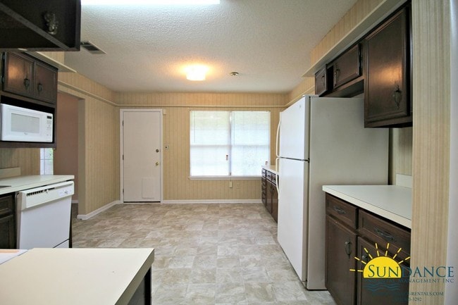Building Photo - 381 Brian Cir