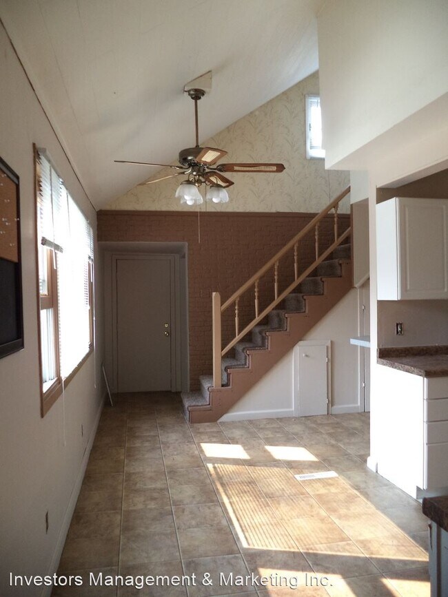 Building Photo - 2 br, 1 bath House - 711 6th Street NE