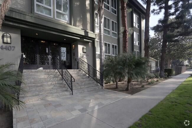 Building Photo - Francis Park Condominiums