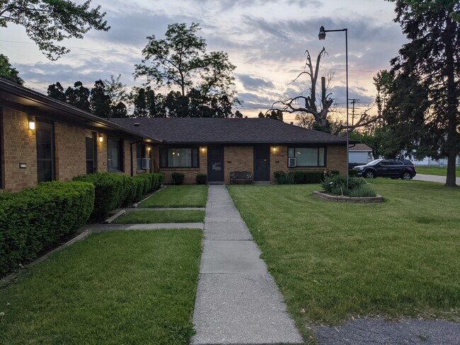 Front 2 - 3320 Penrose Ct