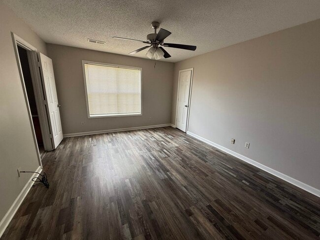 Foto del edificio - 1170 Meadowlark Ln