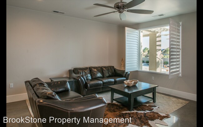Foto del edificio - 2 br, 1 bath House - 1076 E 1720 S (basement)