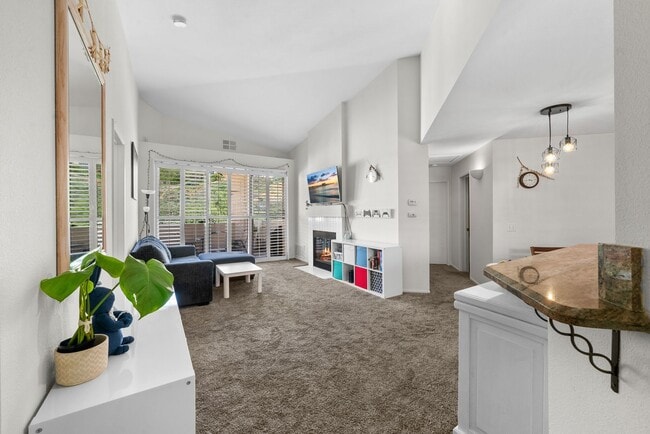 Building Photo - Affinity Townhome in Scripps Ranch