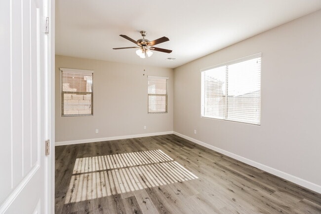 Foto del edificio - 5019 E Iolite St