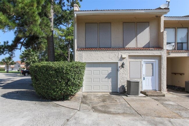 Building Photo - 41 Regency Point