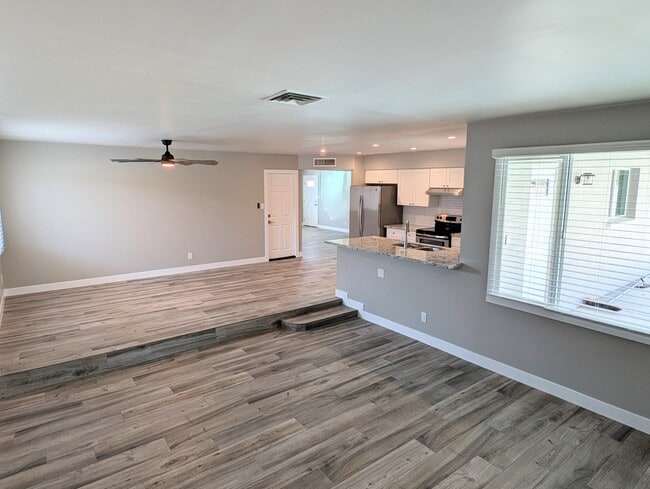 Foto del edificio - 1604 E El Parque Dr